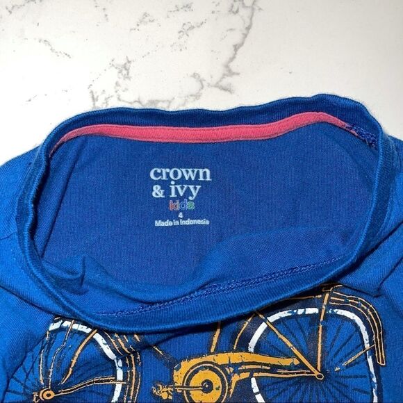 4/$25‎ - Crown & Ivy Blue Graphic T-Shirt - Picture 2 of 4
